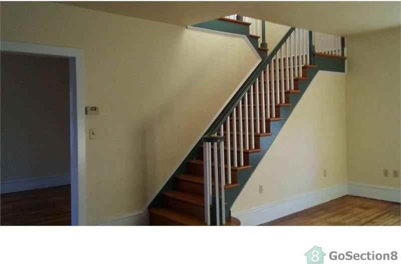 316 W Broad St - Photo 2 of 5
