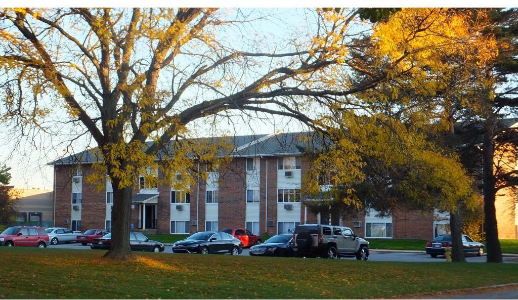 Cambridge Court - Photo 2 of 4