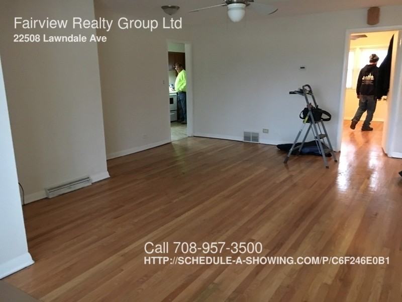22508 Lawndale Ave - Photo 3 of 8