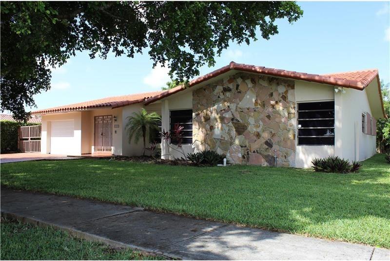 2030 SW 132nd Ave - Photo 2 of 18