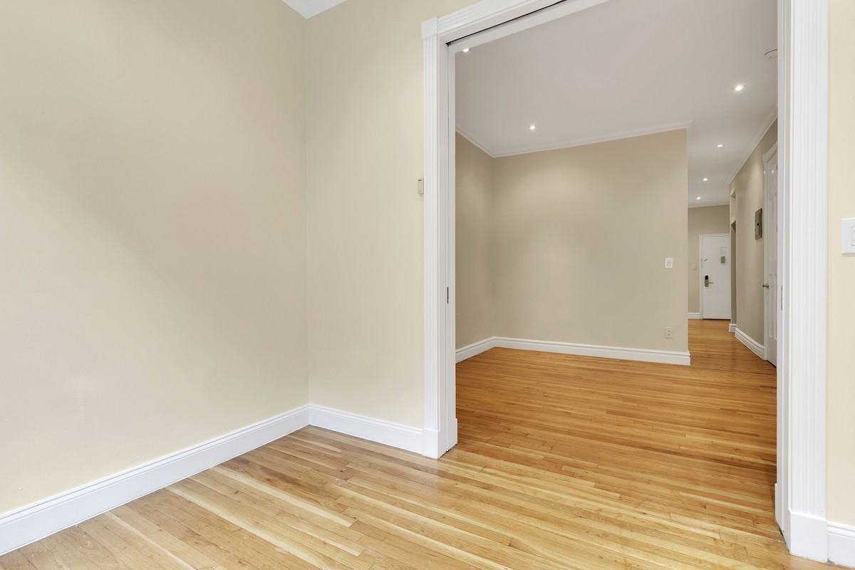 420 E 66th St #76W - Photo 3 of 6