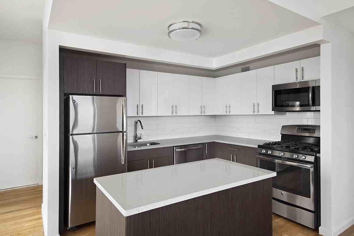 1770 Madison Ave #17D