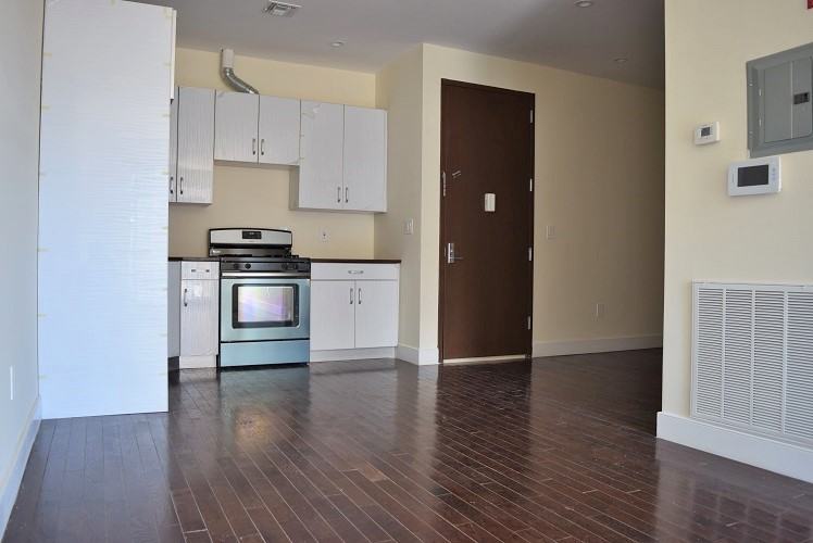 60 Jefferson Ave #14P - Photo 2 of 9