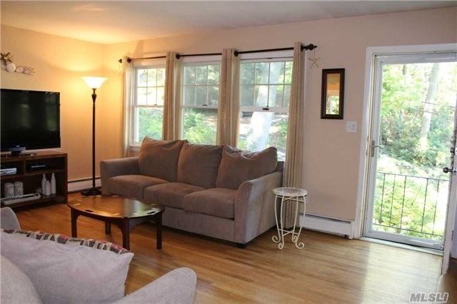 21 Tuscarora Dr - Photo 2 of 16