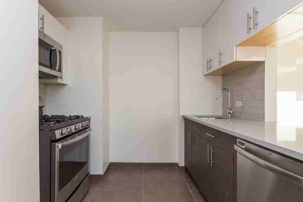 1770 Madison Ave #38R