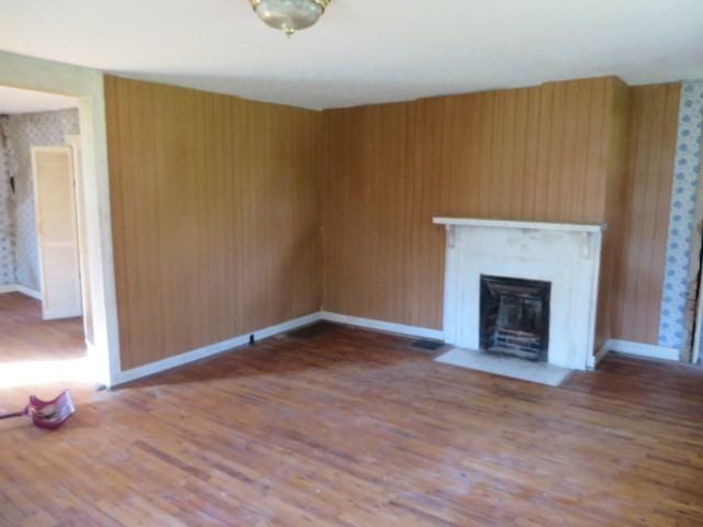 735 W Main St - Photo 3 of 6