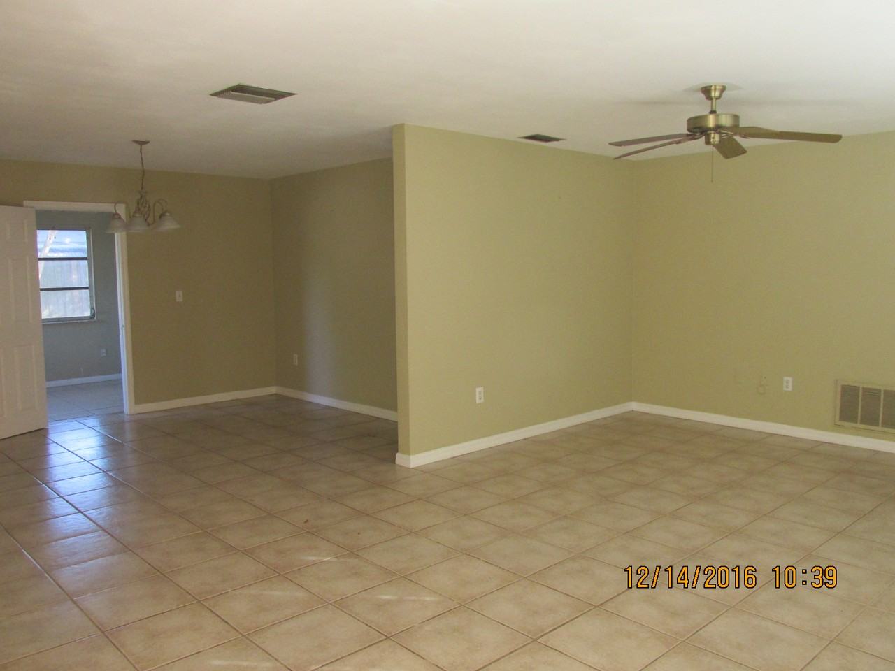 7735 Hawthorn Dr - Photo 3 of 18