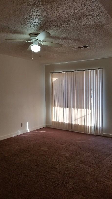 513 SW 17th St - Photo 3 of 14