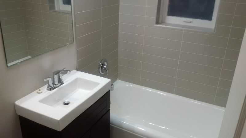 1600 Bathurst St - Photo 2 of 7