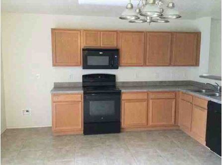 7819 Horse Hollow - Photo 3 of 9