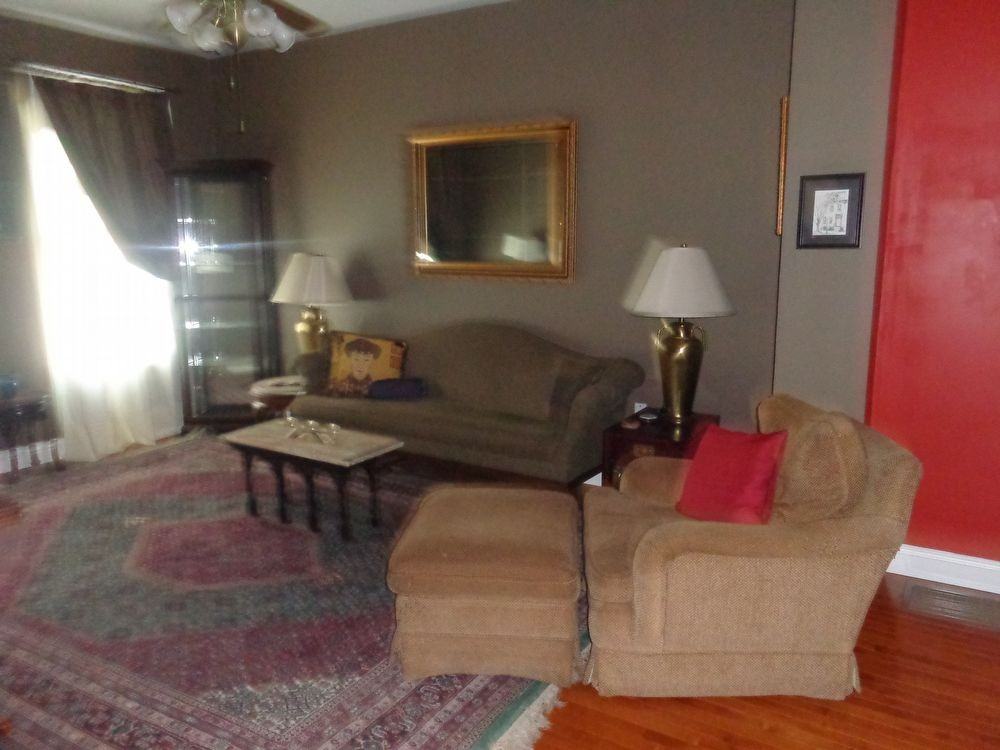 554 Race St - Photo 2 of 14