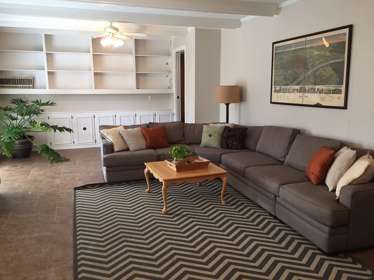 8800 Oriole Drive - Photo 2 of 14