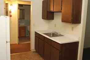 909 Arrowhead Dr - Photo 3 of 5