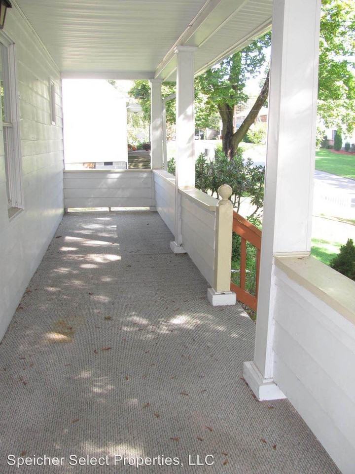 998-700 East Ave - Photo 2 of 8