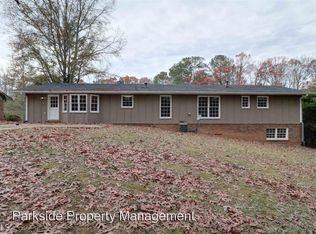 2599 Country Club Dr SE - Photo 2 of 3