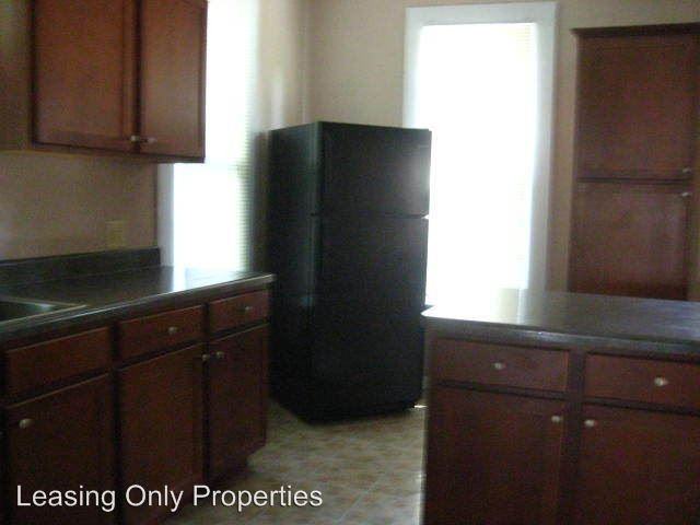 6531 8th Ave - Photo 3 of 7