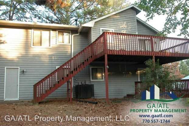 878 Dickens Rd NW - Photo 2 of 7