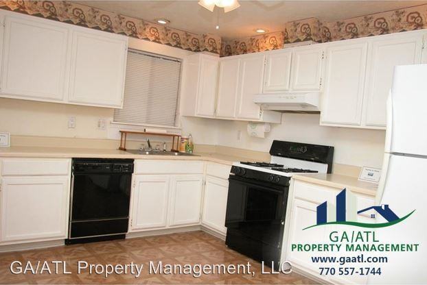 878 Dickens Rd NW - Photo 3 of 7