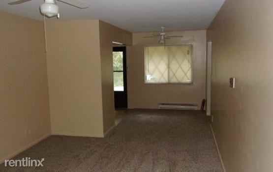 843 N Main St - Photo 3 of 5