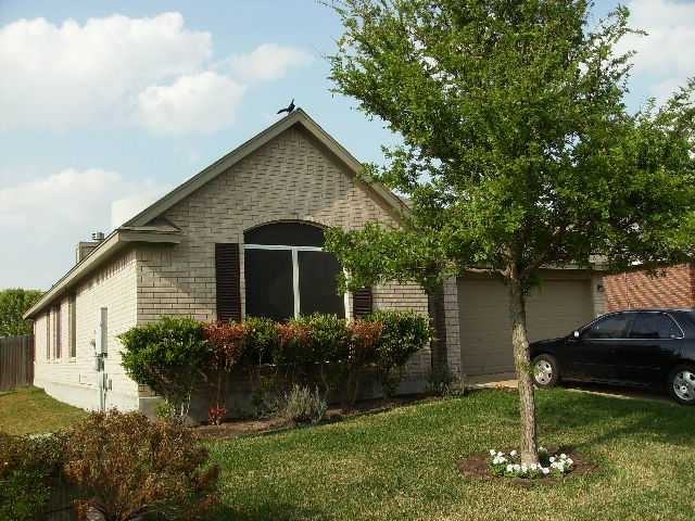 3008 Hill St - Photo 3 of 10