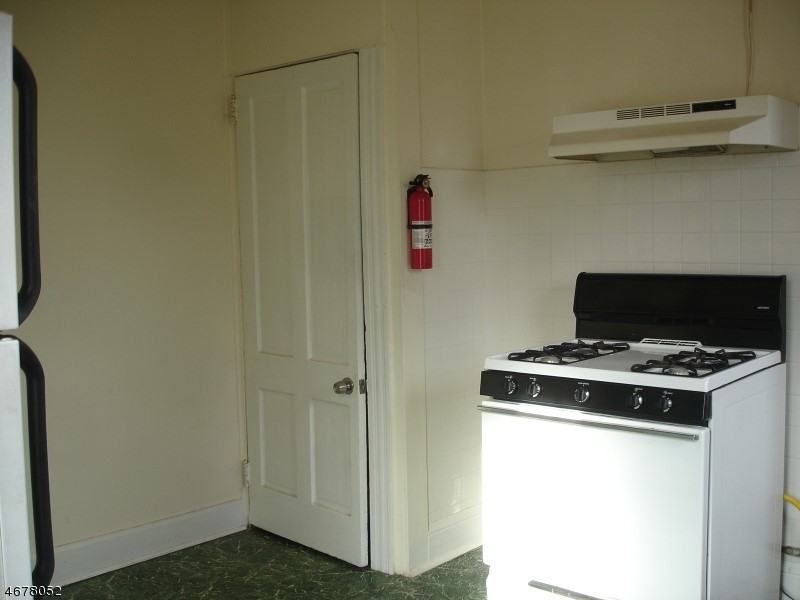 35 Orchard St #B - Photo 3 of 9