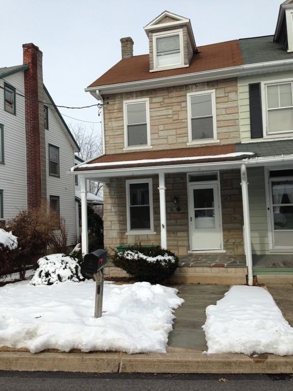 205 E New St - Photo 2 of 12