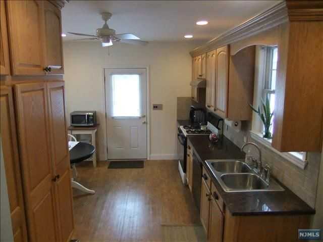 318 Maolis Ave - Photo 3 of 10