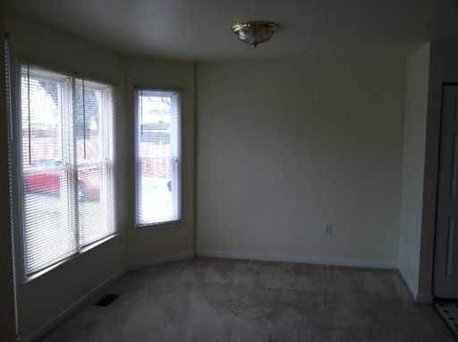 1717 W Leigh St - Photo 3 of 9