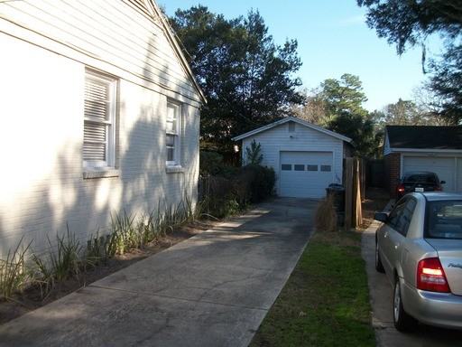 4633 Pinewood Ave - Photo 2 of 17