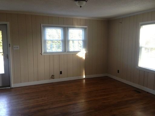 210 W Cornwallis Dr - Photo 2 of 8