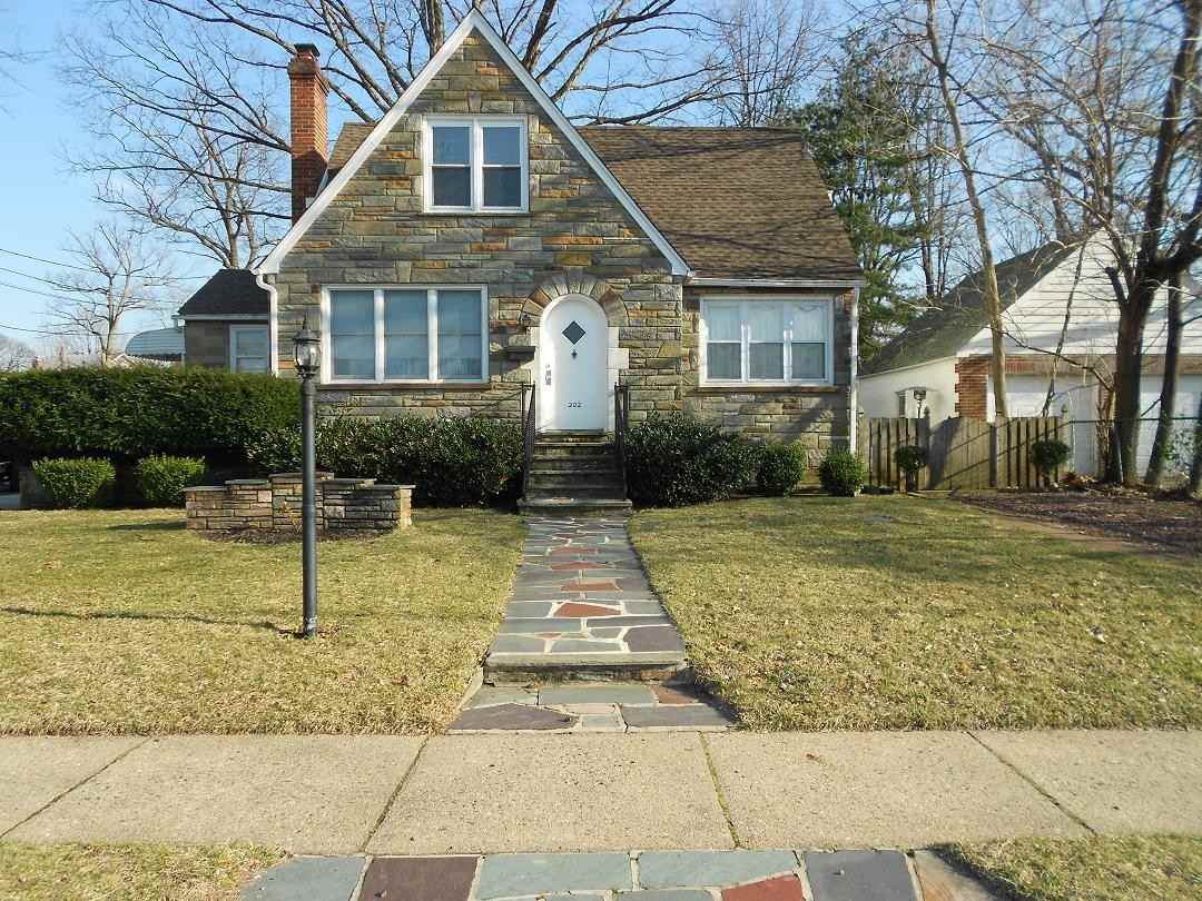 202 W Spring Garden St - Photo 2 of 12