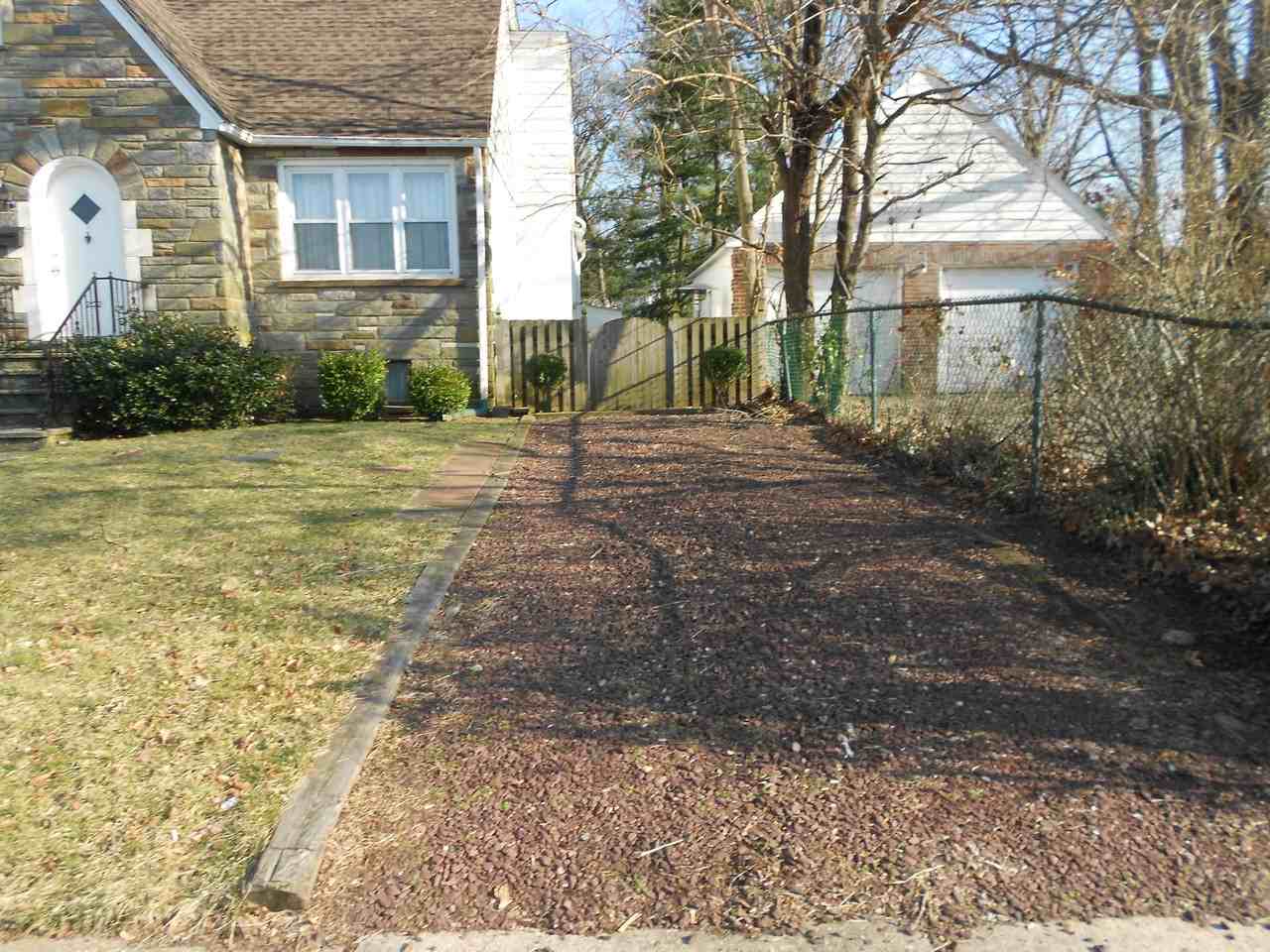 202 W Spring Garden St - Photo 3 of 12