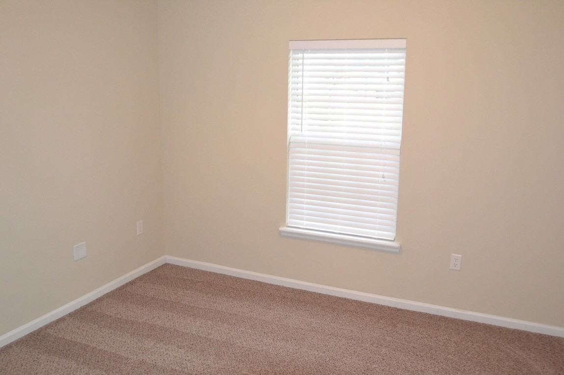 11556 Pleasant Creek Dr - Photo 2 of 8