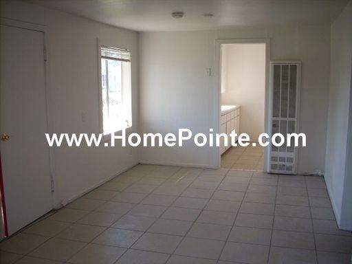 3131 34th Ave - Photo 3 of 10