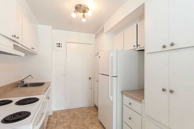 5725 Chemin de la Côte-Saint-Luc - Photo 3 of 7