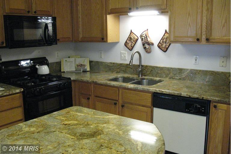 12704 Town Center Way - Photo 2 of 7