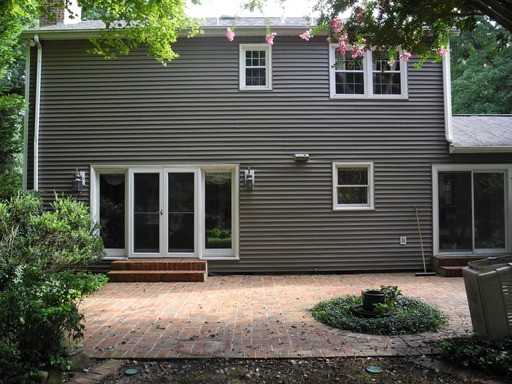 111 Oakview Dr - Photo 2 of 12