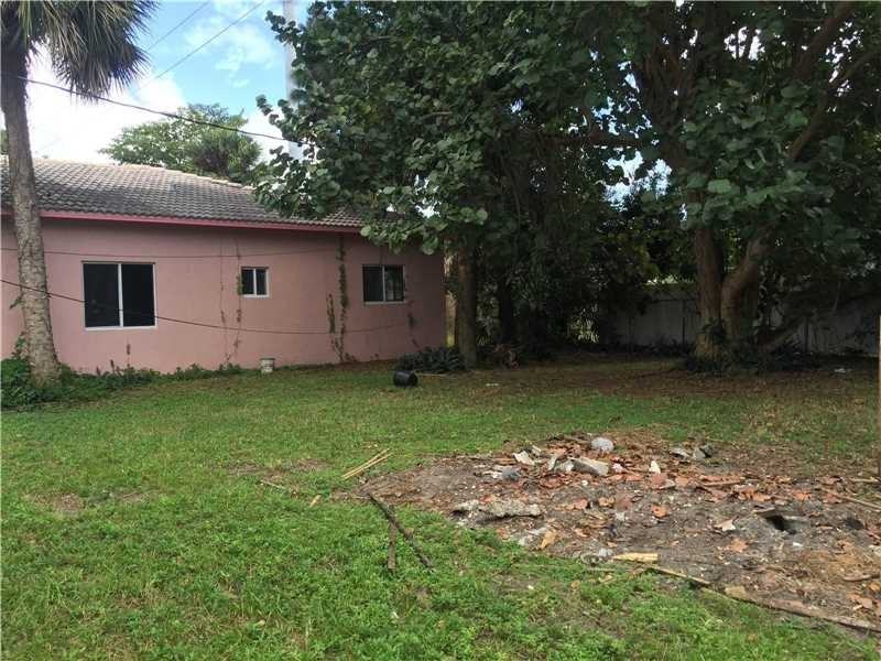 2766 NW 9th Pl - Photo 2 of 4