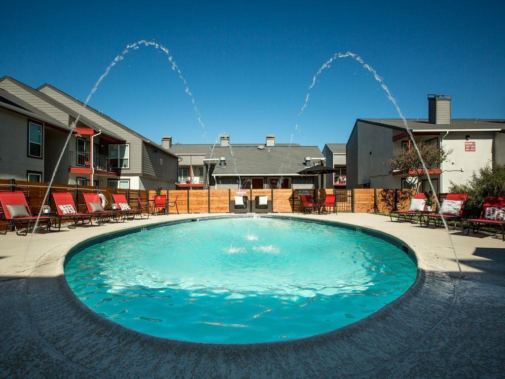 Verge - Photo 2 of 26