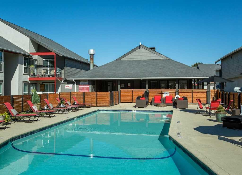 Verge - Photo 3 of 26