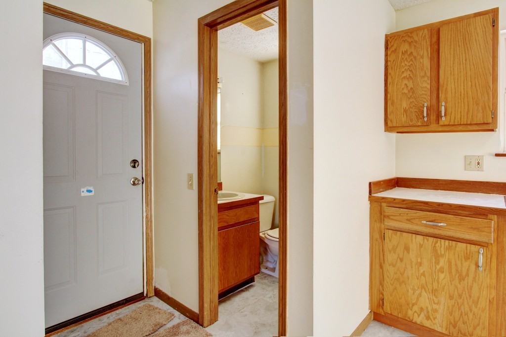 1202 Iona Avenue - Photo 3 of 11