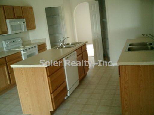 1006 Fox Trail Ave - Photo 2 of 9