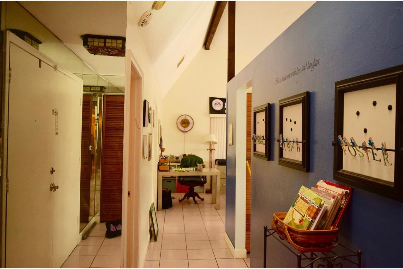 925 NE 207th Terrace - Photo 3 of 8