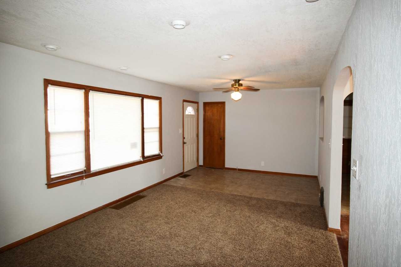 6715 E 58th St - Photo 2 of 9