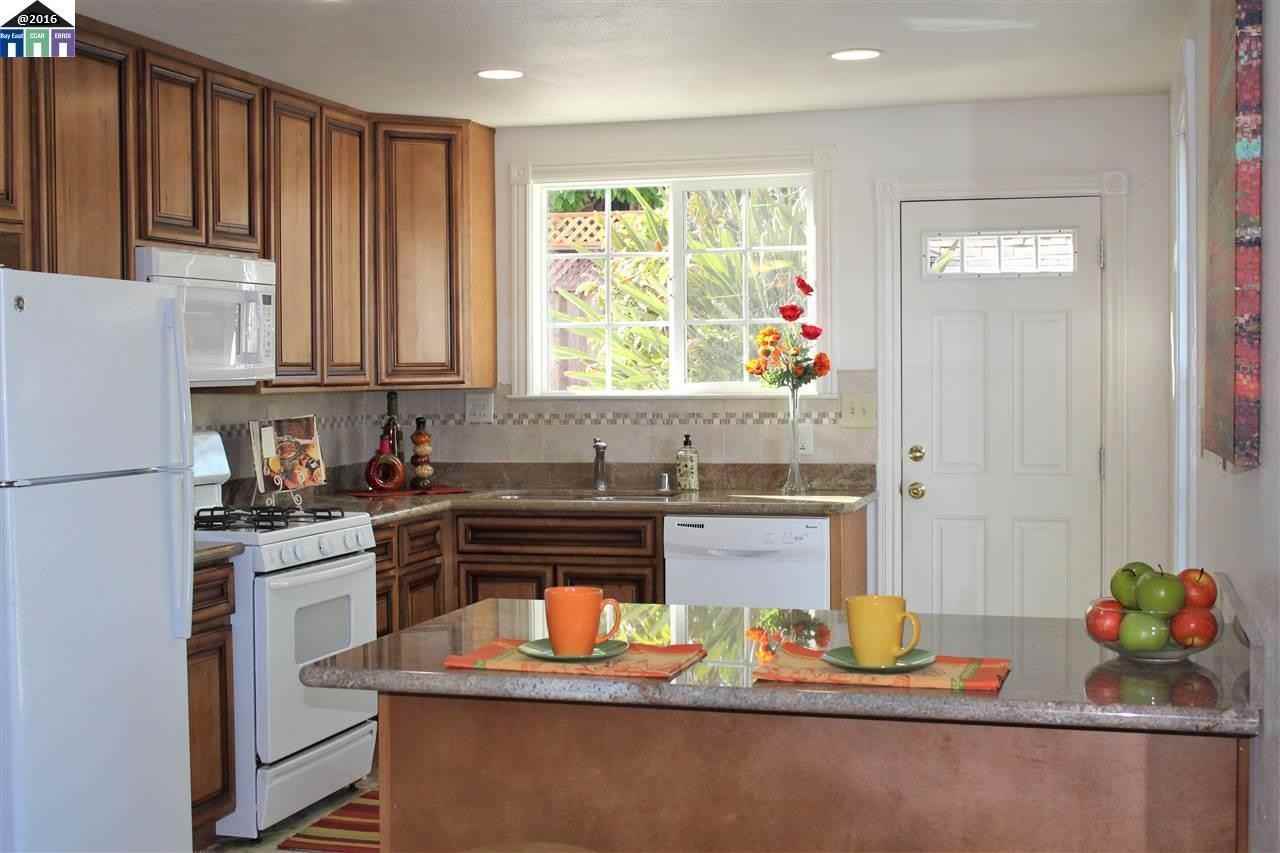 2049 8th Avenue - Photo 3 of 15