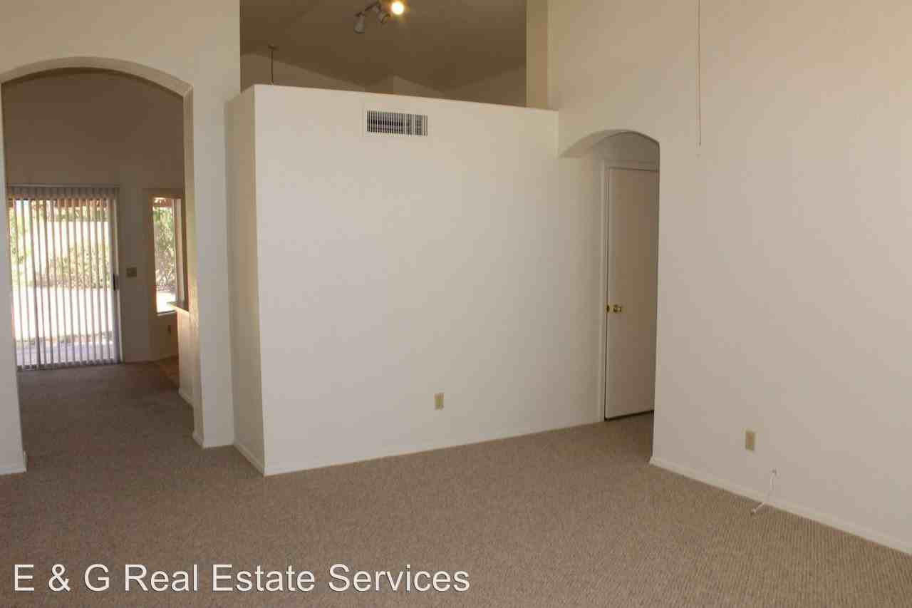 19455 N 34th St - Photo 2 of 8