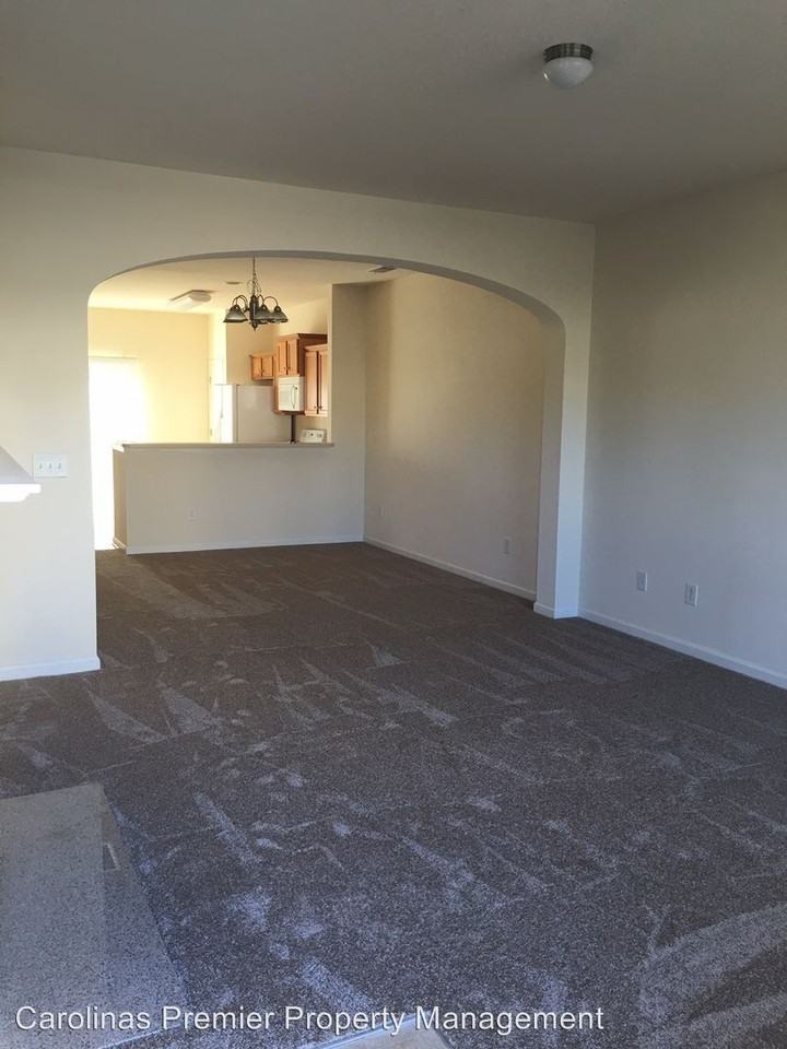 12633 Persimmon Tree Dr - Photo 2 of 6