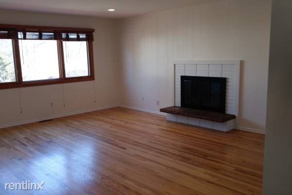 3840 Buckeye Ct - Photo 3 of 11