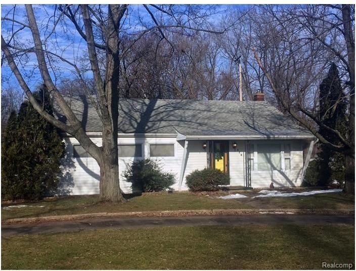 472 Slocum Dr - Photo 2 of 7