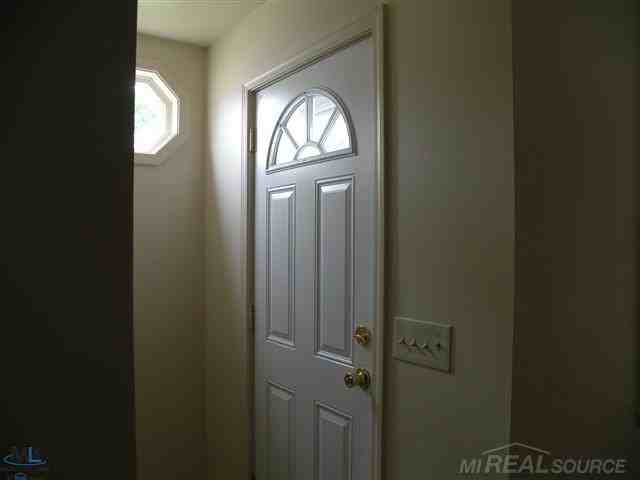 69875 Main St - Photo 3 of 16